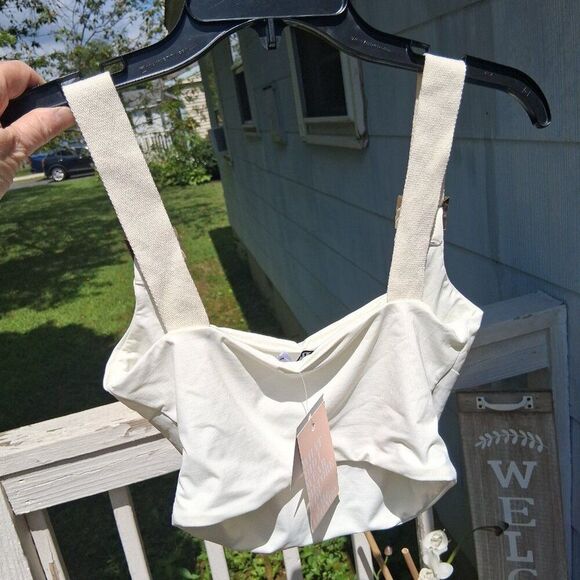 Tiger Mist Kailey Crop Top White Small Silver Accents NWT Nordstrom - Picture 2 of 9